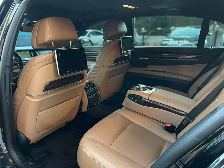 BMW 7-Series 2013 750 Li x Drive — фото 7