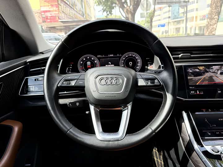 Audi Q8 2022 55 TFSI — фото 11
