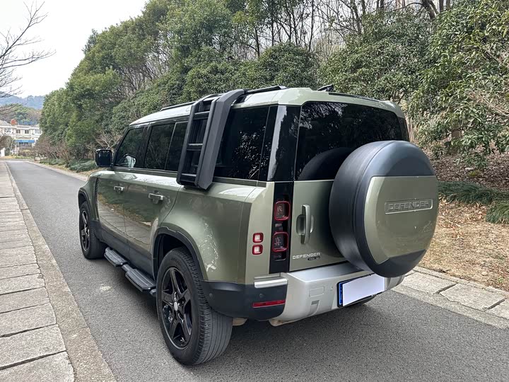 Land Rover Defender — фото 6