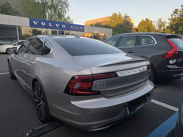 Volvo S90 Hybrid 2023 T 8 4 WD — фото 5