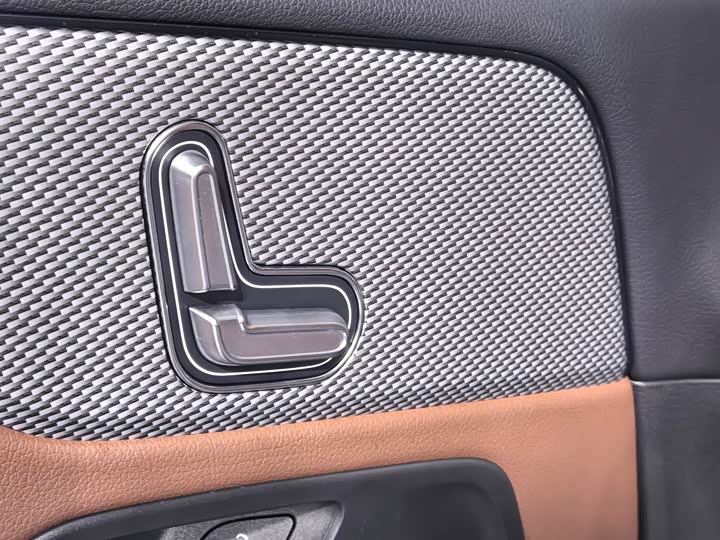 Mercedes-Benz GLB 2024 GLB 200 — фото 9