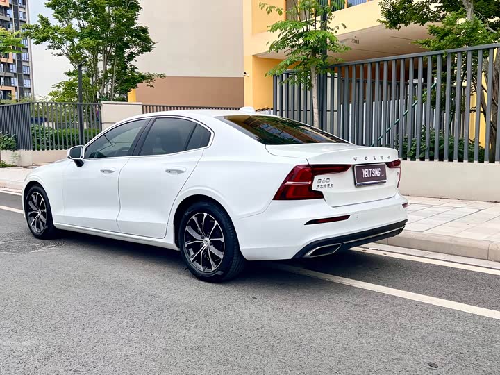 Volvo S60 2022 B 4 — фото 5