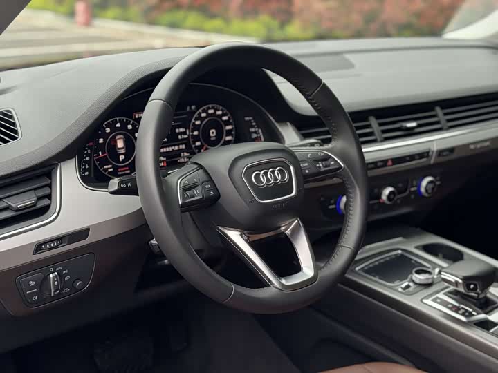 Audi Q7 2018 40 TFSI Comfort — фото 11