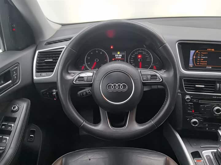 Audi Q5 2017 Plus 40 TFSI — фото 11