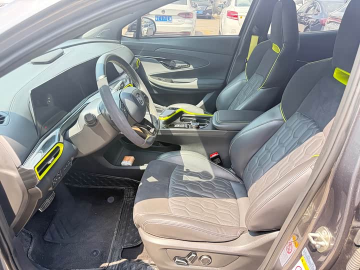 Changan UNI-T 2022 1.5 T Flagship — фото 21