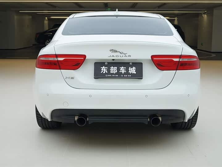 Jaguar XE 2015 2.0 T 240 PS R-Sport — фото 5