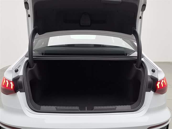 Audi A3 2021 A 3 L Limousine 35 TFSI Sport — фото 16