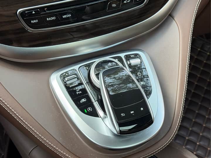 Mercedes-Benz V-Class 2017 V 260 — фото 10