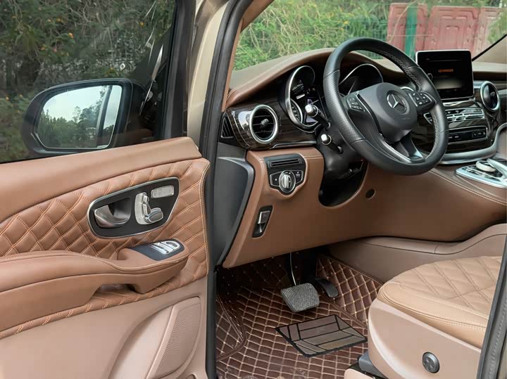 Mercedes-Benz V-Class 2017 V 260 — фото 14