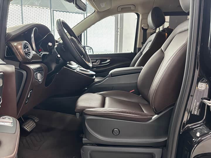 Mercedes-Benz V-Class 2022 V 260 L — фото 8