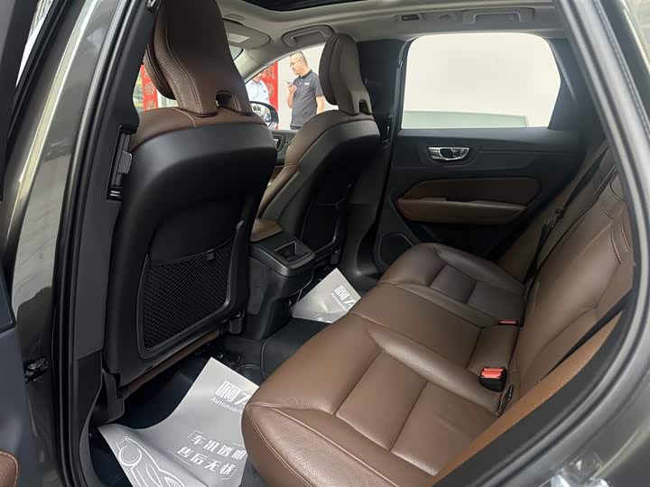 Volvo XC60 2020 T 5 4 WD — фото 11