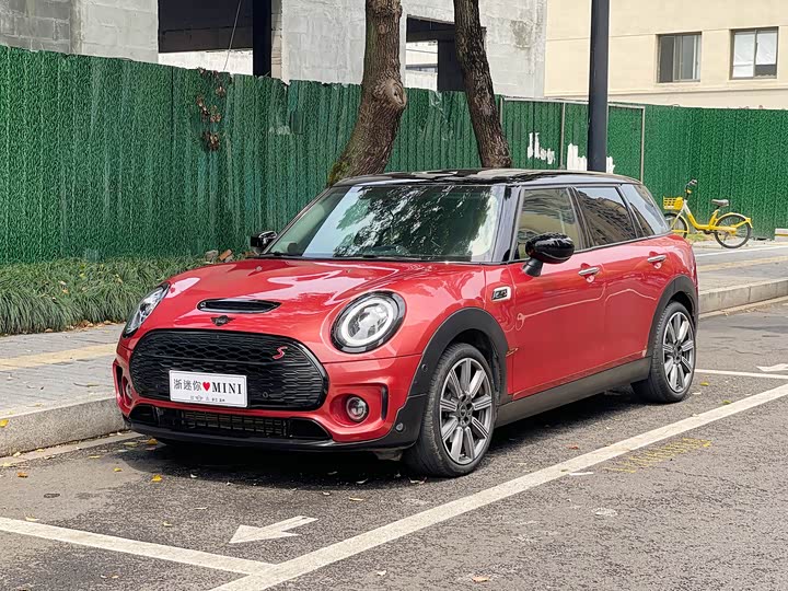 MINI Clubman — фото 1