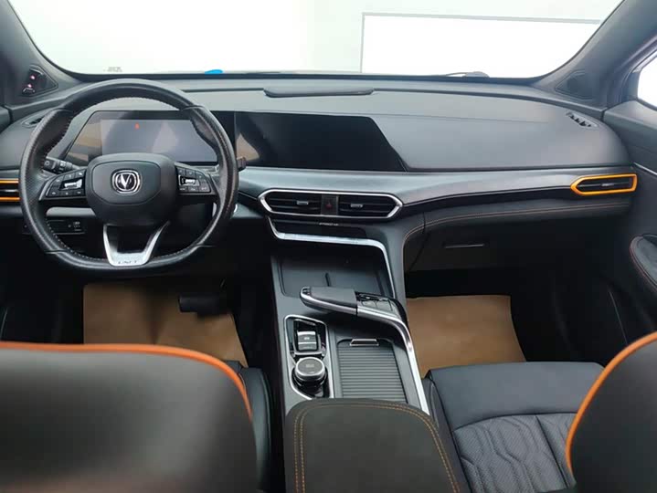 Changan UNI-T 2022 2.0 T Premium — фото 12
