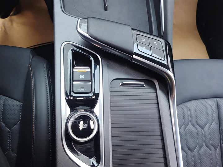 Changan UNI-T 2022 2.0 T Premium — фото 16