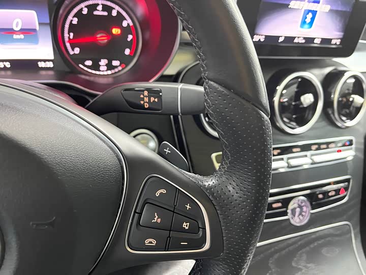 Mercedes-Benz C-Class 2018 C 200 L — фото 14
