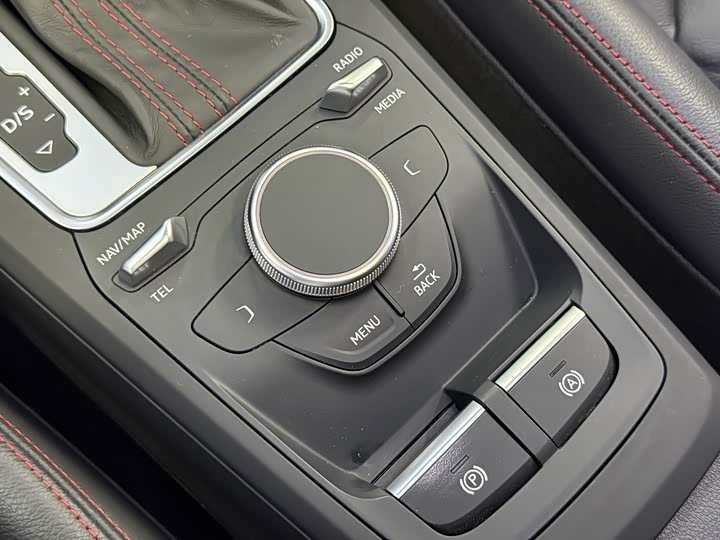 Audi Q2L 2022 35 TFSI — фото 10