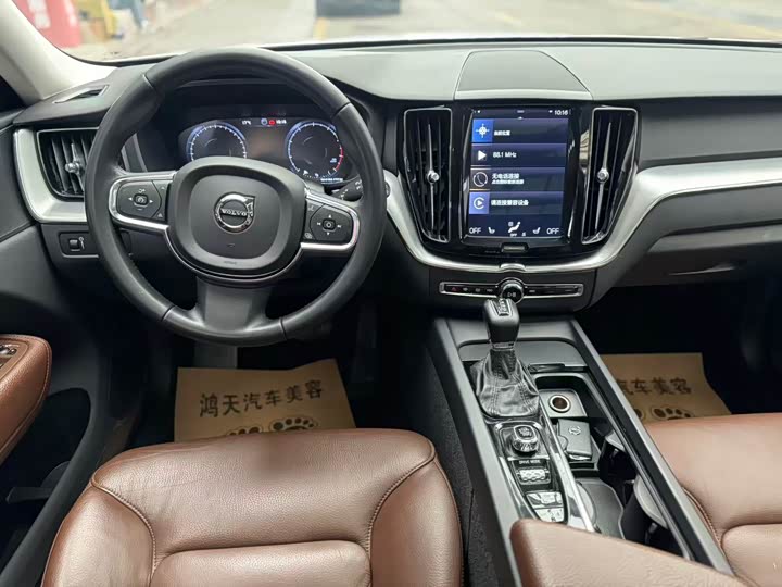 Volvo XC60 2019 T 5 4 WD VI — фото 8