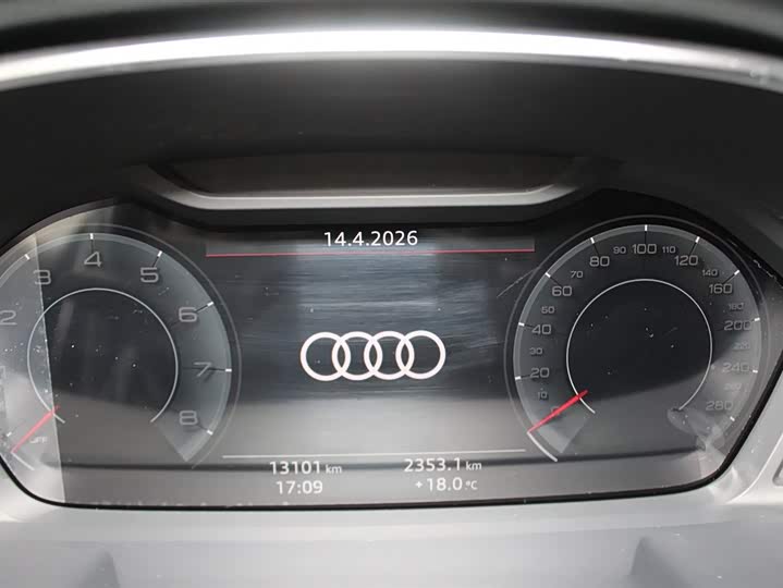 Audi Q3 2023 35 TFSI (1.5 T) — фото 11