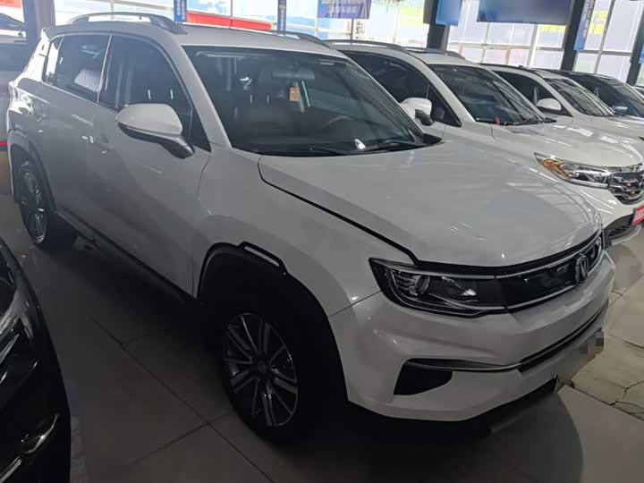 Changan CS35 PLUS 2019 1.6 L MT — фото 4