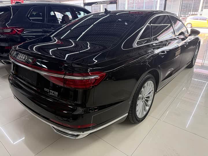 Audi A8 2021 A 8 L 50 TFSI quattro Comfort — фото 12