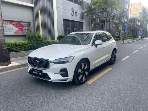 Volvo XC60 Hybrid 2025 Hybrid 4 WD — фото 13