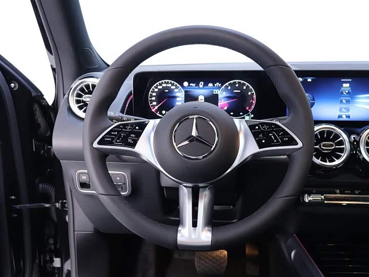 Mercedes-Benz GLB 2025 GLB 220 — фото 16