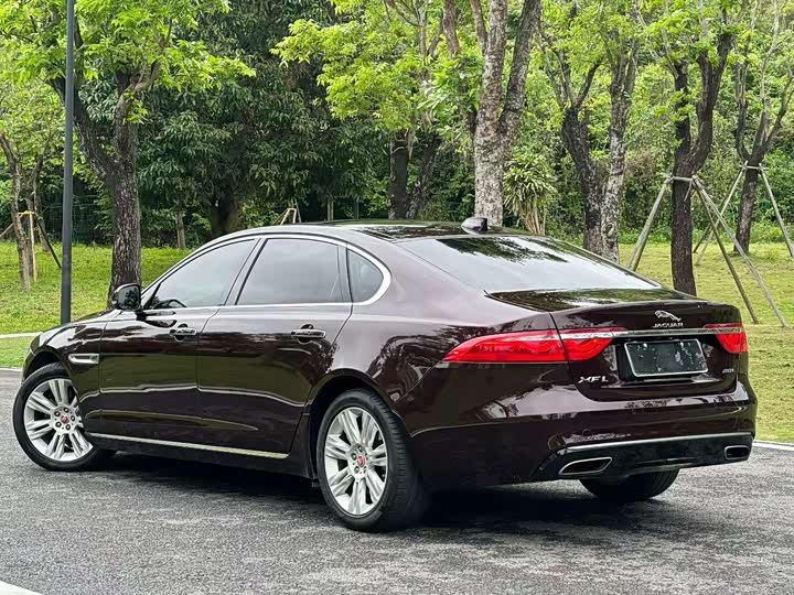 Jaguar XFL 2017 XFL 2.0 T 200 PS — фото 9