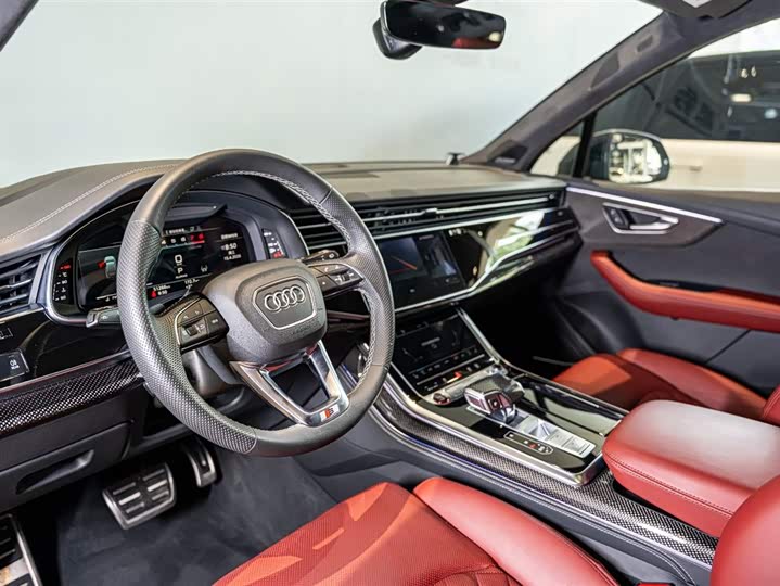 Audi SQ7 2024 4.0 TFSI — фото 6