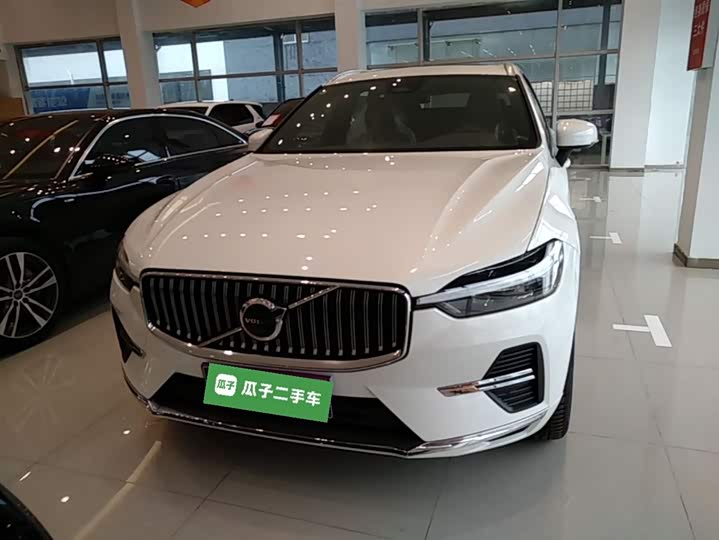 Volvo XC60 2024 B 5 4 WD — фото 3