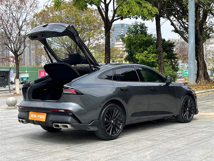 Changan UNI-V 2024 1.5 T Premium — фото 15