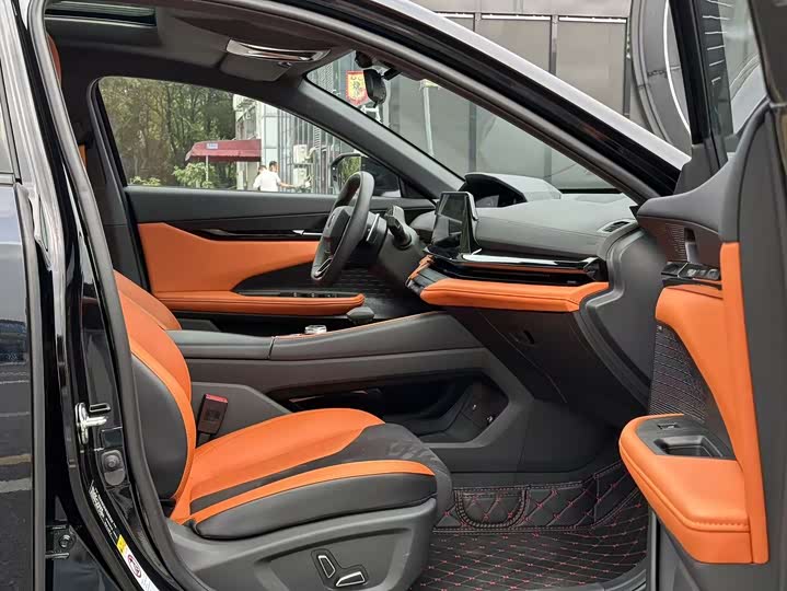 Changan UNI-V 2023 2.0 T — фото 10