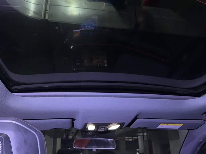 Changan UNI-V 2022 1.5 T Premium — фото 12