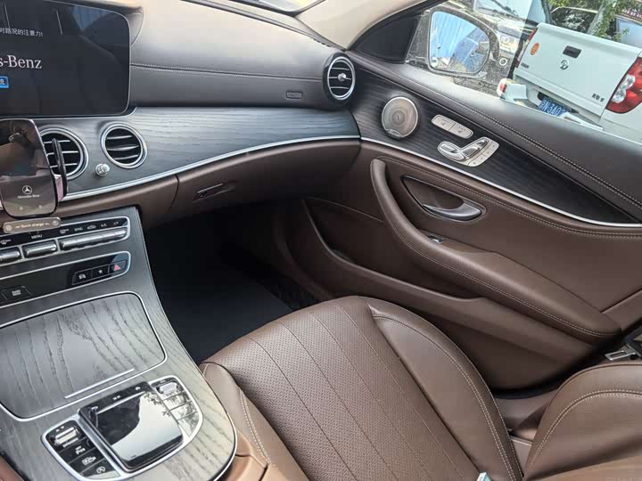 Mercedes-Benz E-Class 2023 E 300 L Luxury — фото 11