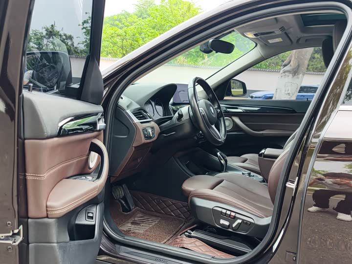 BMW X1 2021 s Drive 25 Li Leading — фото 10