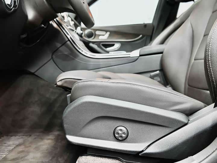 Mercedes-Benz GLC 2020 GLC 260 L 4 MATIC Luxury — фото 29