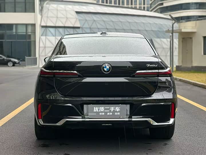 BMW 7-Series 2023 740 Li Leading — фото 8