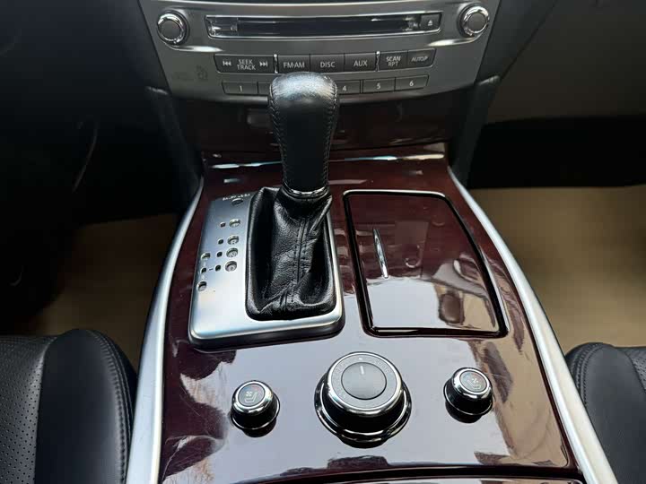 Infiniti Q70 2015 Q 70 L 3.5 L Hybrid — фото 21