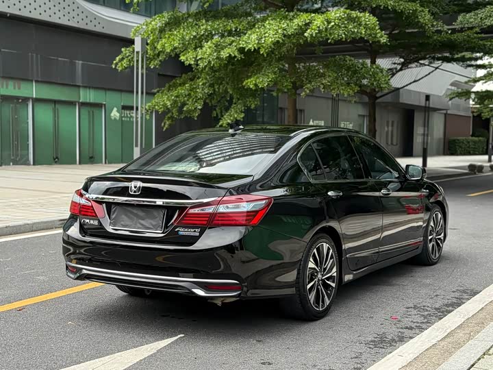 Honda 2016 Hybrid 2.0 L — фото 4