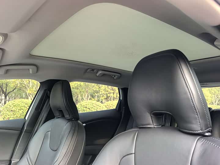 Volvo V40 2017 T 4 — фото 15
