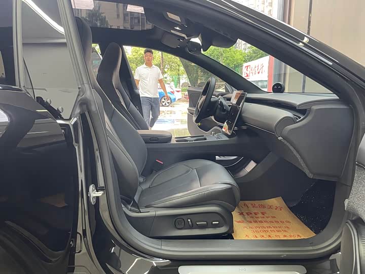 NIO ET5T 2024 75k Wh Touring — фото 12