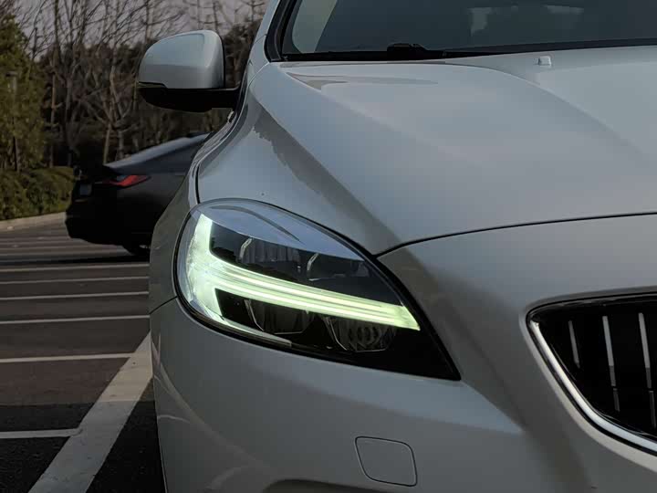Volvo V40 2017 T 4 — фото 6