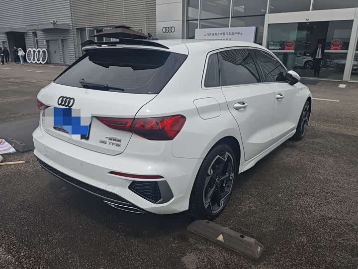 Audi A3 2024 Sportback 35 TFSI Sport — фото 9