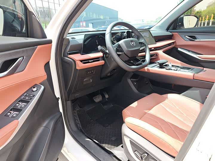 Changan CS75 PLUS 2024 1.5 T — фото 10