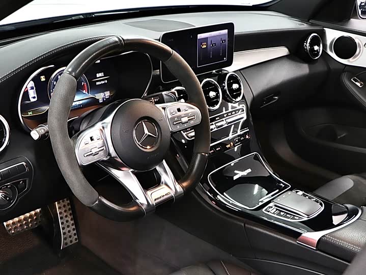 Mercedes-Benz C-Class 2019 AMG C 63 — фото 12