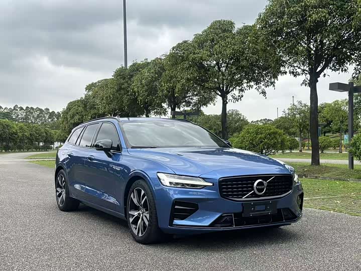 Volvo V60 2021 B 5 — фото 3