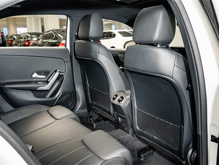 Mercedes-Benz A-Class 2024 A 180 L — фото 22