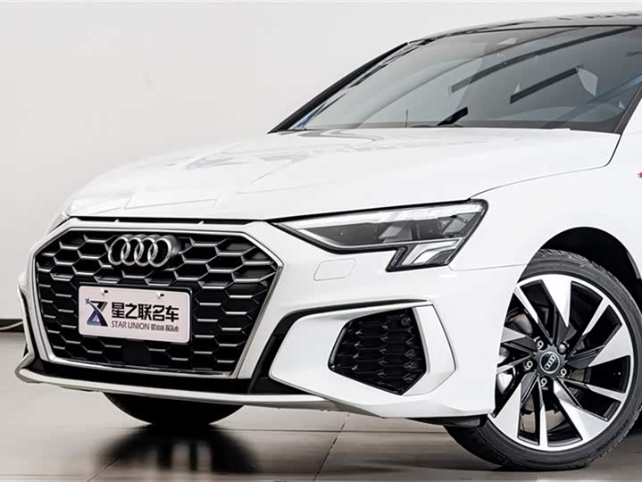 Audi A3 2024 A 3 L Limousine 35 TFSI Sport — фото 3