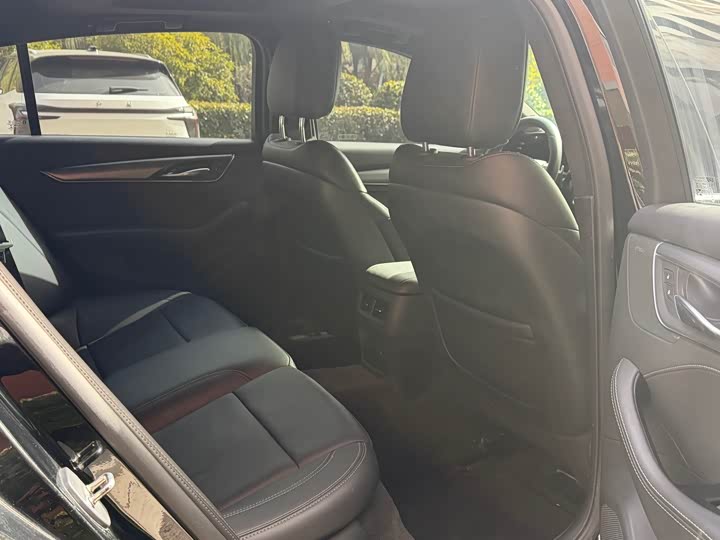 Cadillac CT 5 2024 28 T Luxury Pro — фото 16