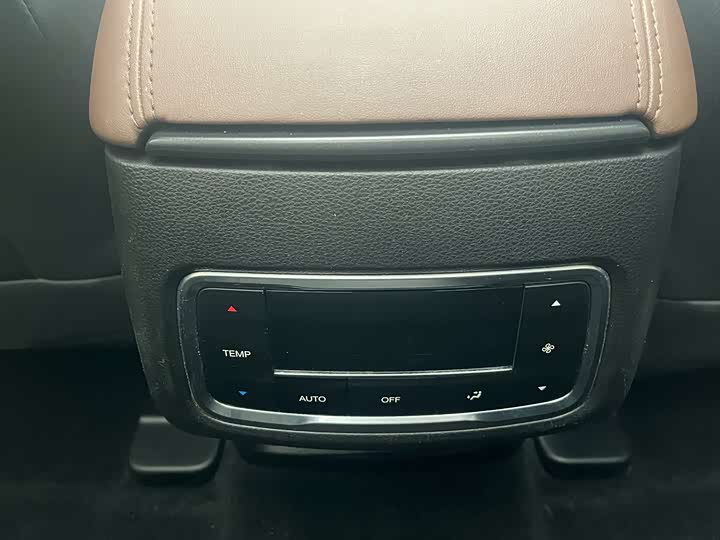 Trumpchi GS8 2017 320 T 2 WD ( ) — фото 17