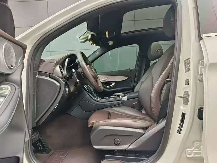 Mercedes-Benz GLC 2016 GLC 200 4 MATIC — фото 6